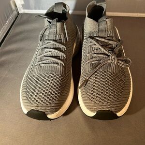 Boys/Girls sneakers /shoes  big kid size 2. Grey with white